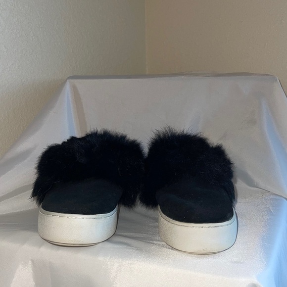 Michael Kors Black Leather & Rabbit Fur Sneakers. Size 6M GUC - Picture 5 of 8